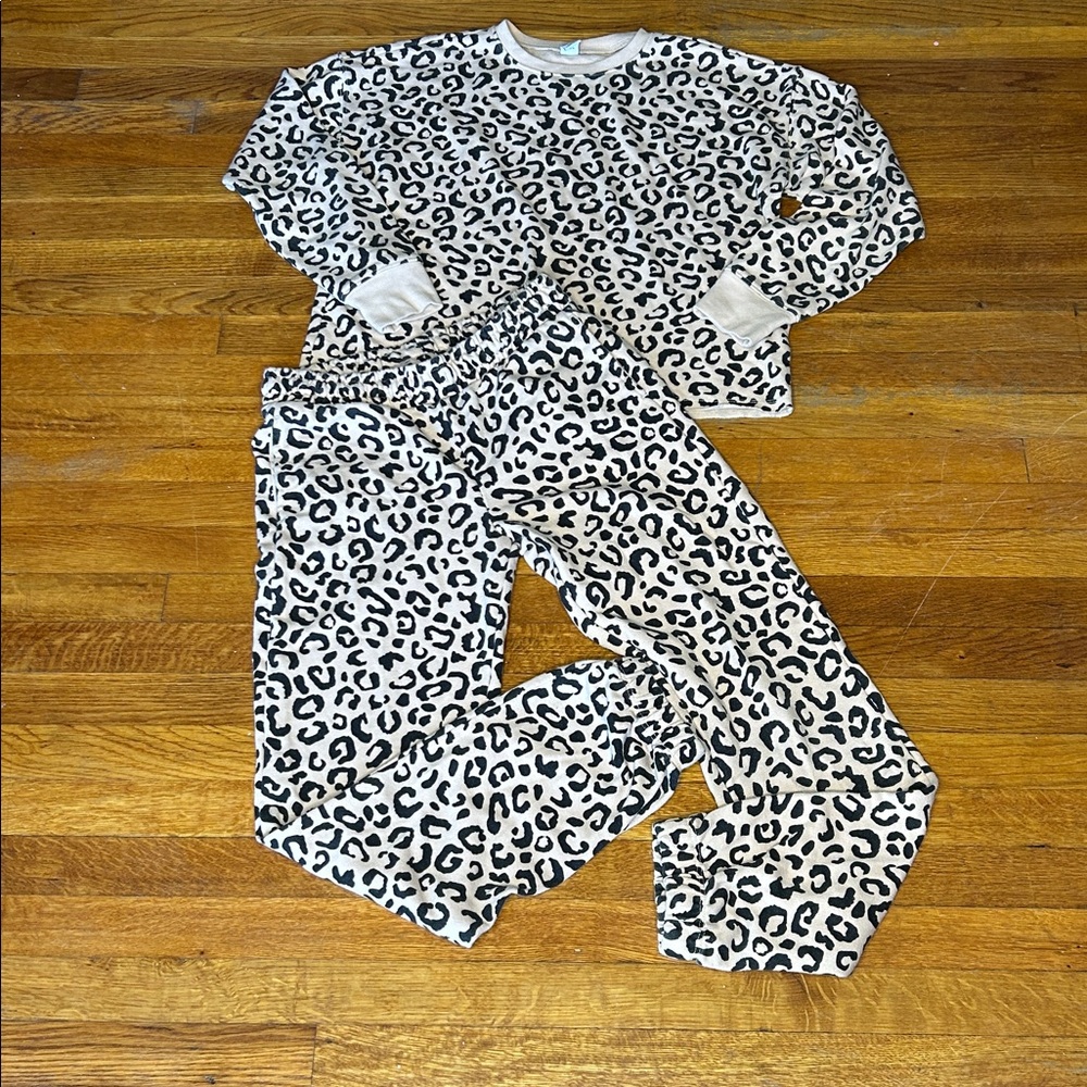 Old Navy Leopard print Sweatshirts and pants